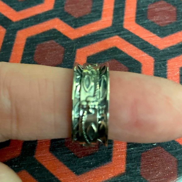 Sterling Ring - size 5 - intricate pattern - Picture 1 of 6